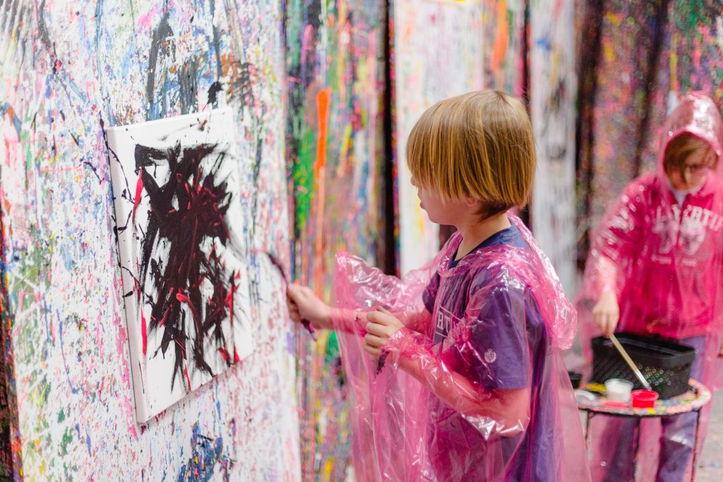 Urodziny dla dzieci - malowanie przez chlapanie