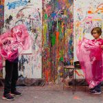 Przygotowanie dzieci do kreatywnego malowania w Pigcasso